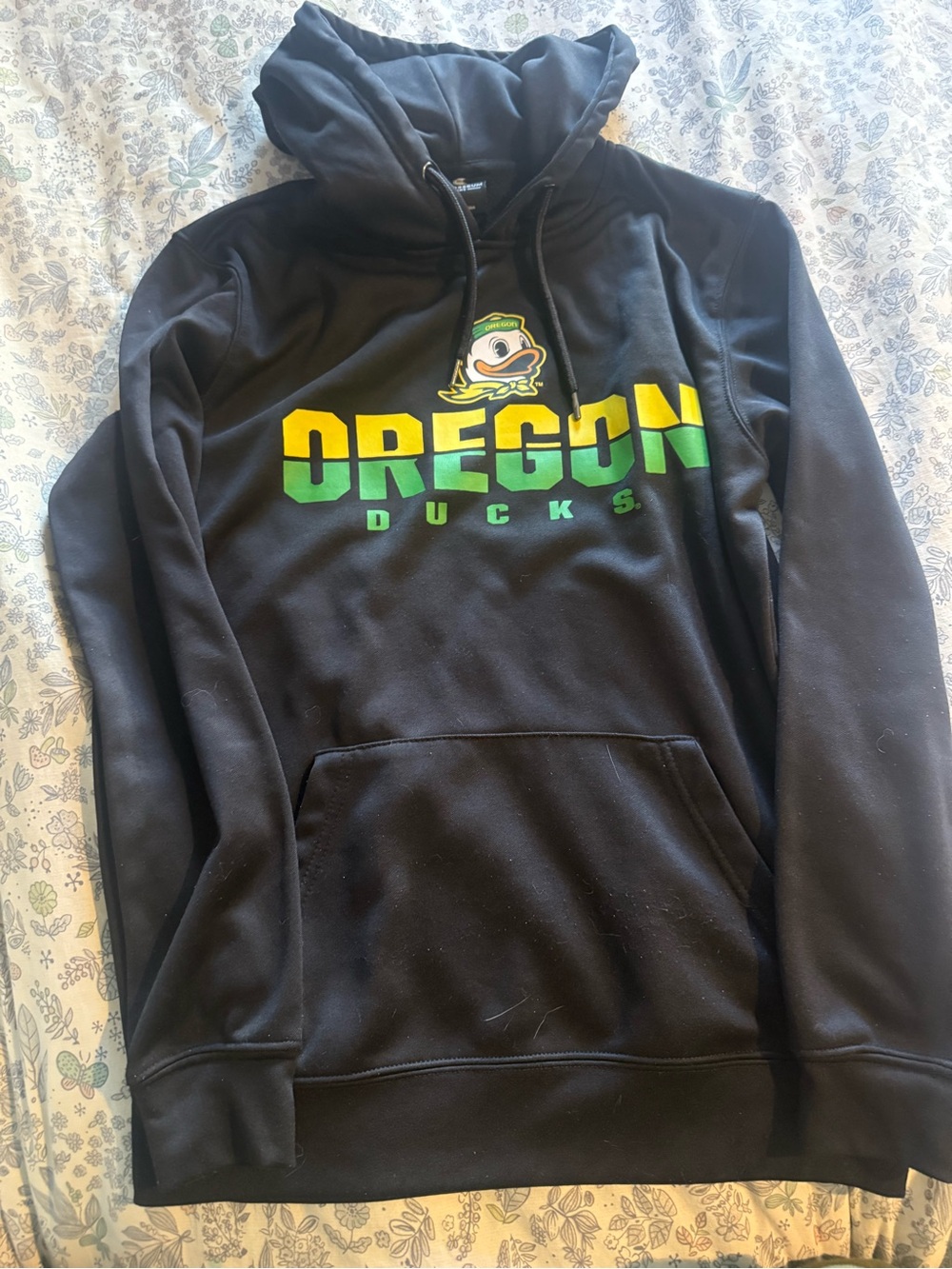 Colosseum Black Oregon Ducks Hooded Sweatshirt with Green and Yellow Logo